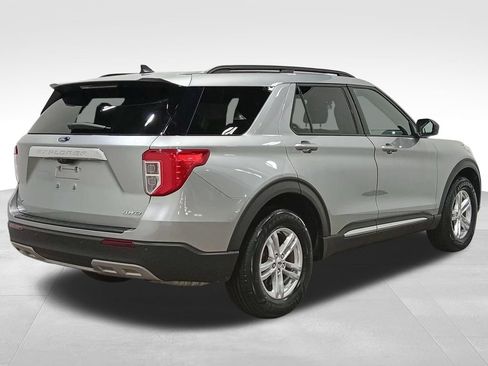 Certified 2023 Ford Explorer XLT w/ Equipment Group 202A AWD/4WD image 3