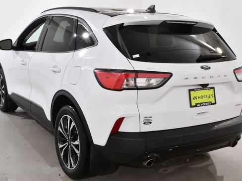 Used 2022 Ford Escape SE w/ SE Sport Appearance Package image 14