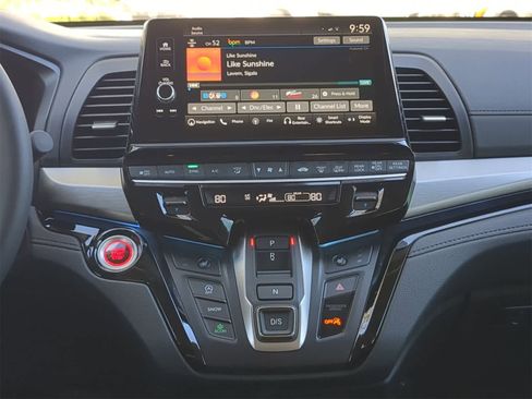 Used 2025 Honda Odyssey Touring image 18