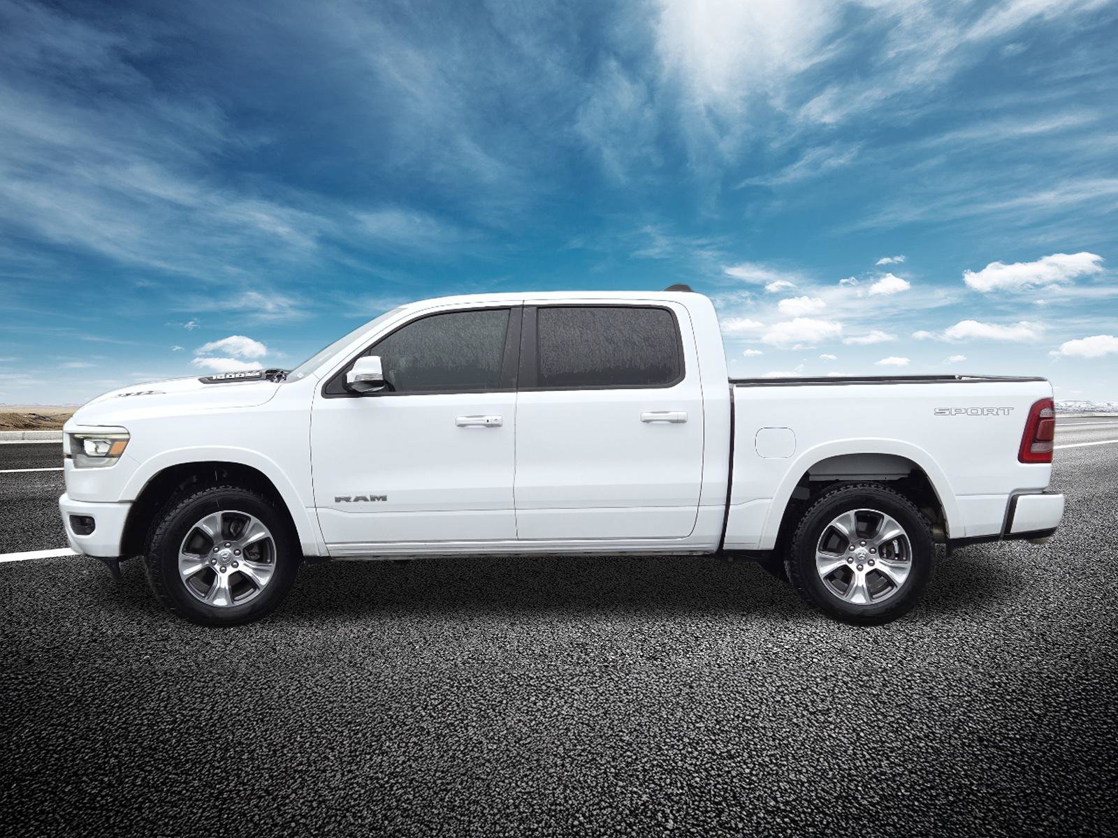 Used 2022 RAM 1500 Laramie w/ Sport Appearance Package AWD/4WD image 17