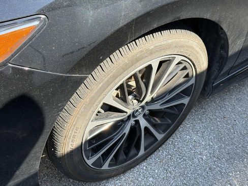 Used 2019 Toyota Camry SE FWD image 8