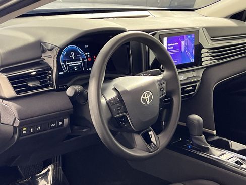 Used 2025 Toyota Camry LE FWD image 17