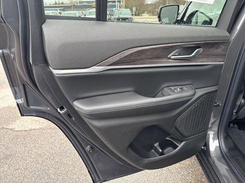 New 2026 Jeep Grand Cherokee Altitude image 25