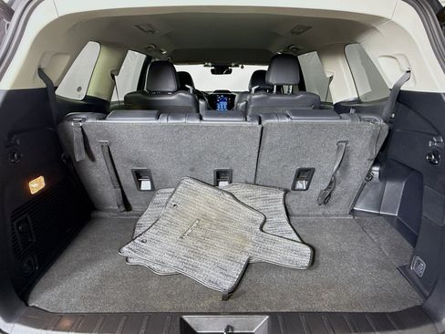 Used 2023 Subaru Ascent Limited image 33