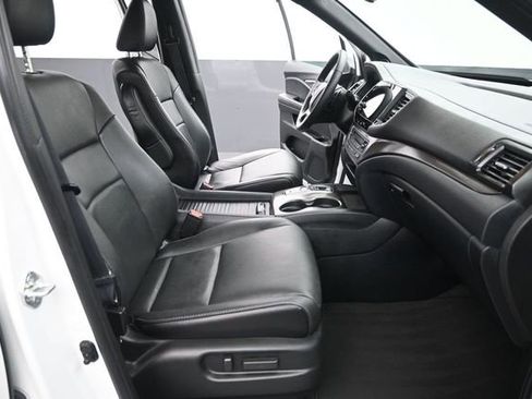 Used 2023 Honda Passport EX-L image 16