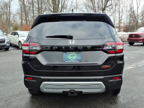 Used 2025 Honda Pilot TrailSport image 6