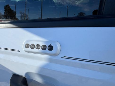 Used 2023 Ford Bronco Wildtrak image 13