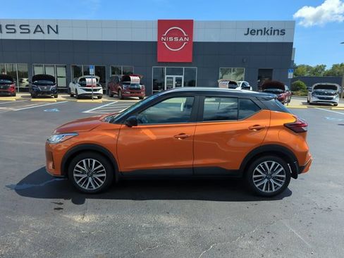 Certified 2023 Nissan Kicks SV FWD image 11