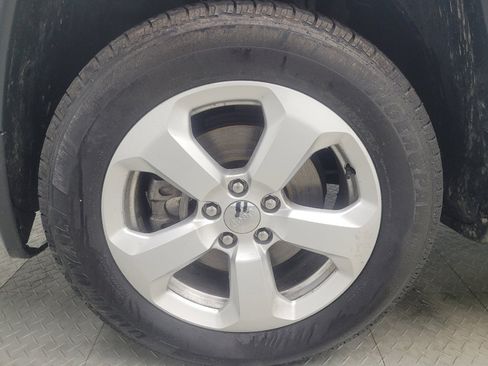 Used 2018 Jeep Compass Latitude w/ Popular Equipment Group AWD/4WD image 31
