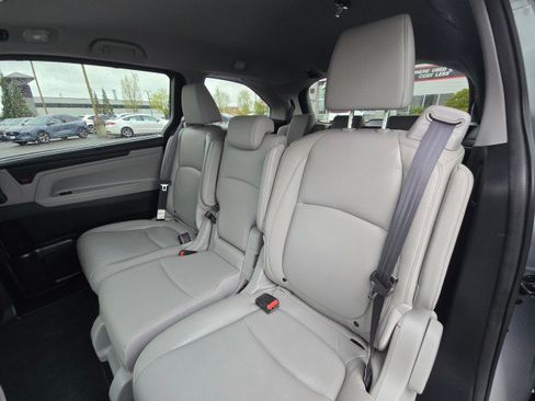 Used 2018 Honda Odyssey Touring image 18