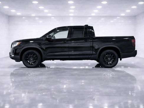 Used 2021 Honda Ridgeline Black Edition image 2