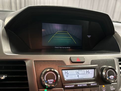 Used 2016 Honda Odyssey SE image 17