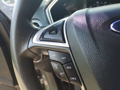 Used 2015 Ford Fusion SE FWD image 10