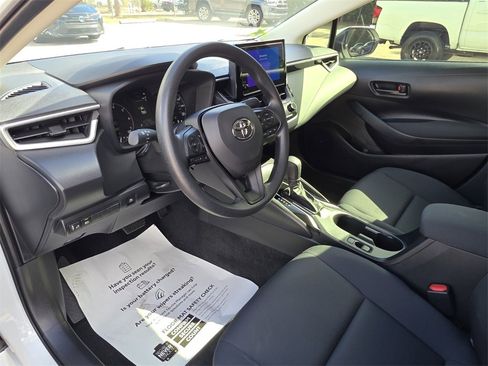 Used 2025 Toyota Corolla LE image 25