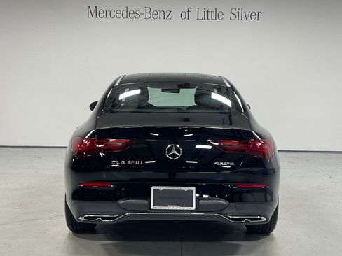 Used 2025 Mercedes-Benz CLA 250 4MATIC image 4