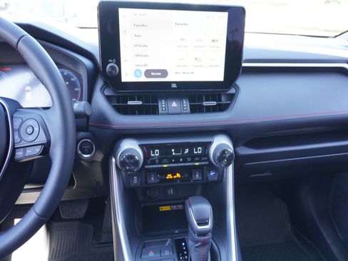 Used 2025 Toyota RAV4 XSE w/ Weather Package AWD/4WD image 16