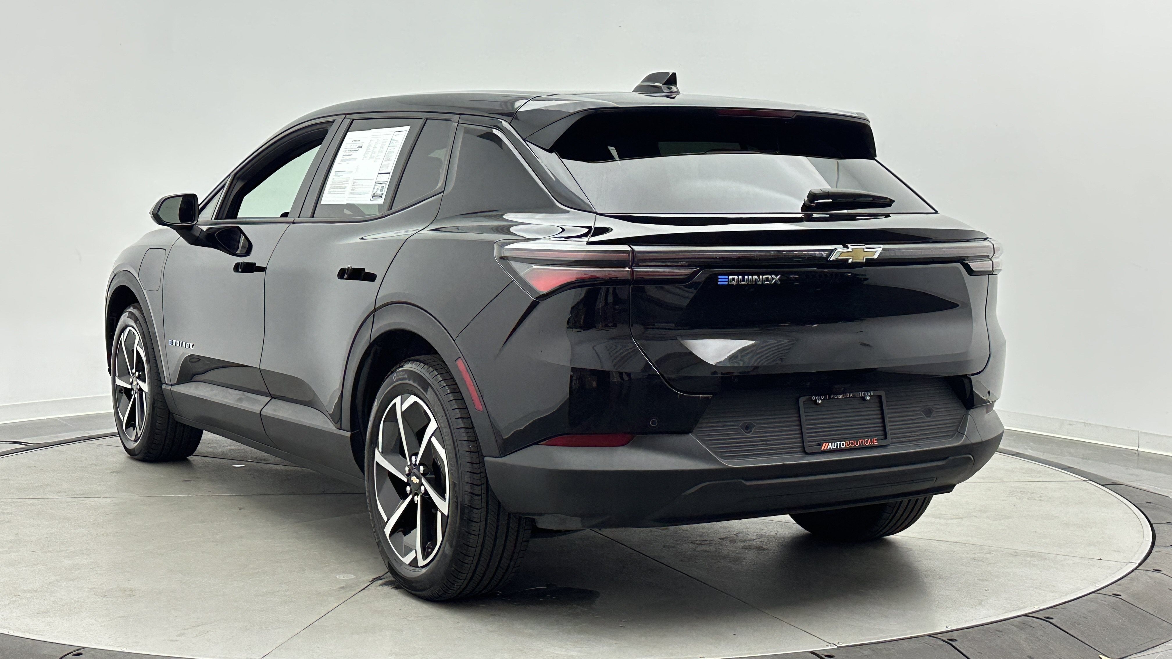 Used 2025 Chevrolet Equinox EV LT FWD image 5