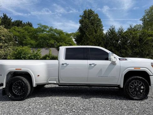 Used 2023 GMC Sierra 3500 Denali w/ Technology Package AWD/4WD image 9