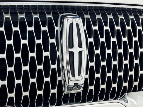 Used 2020 Lincoln Aviator Reserve w/ Elements Package Plus AWD/4WD image 42
