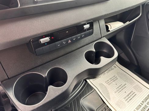 Used 2023 Mercedes-Benz Sprinter 2500 image 18