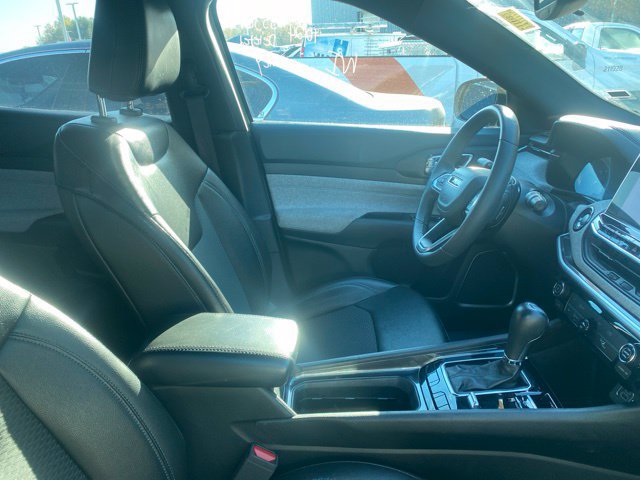 Used 2024 Jeep Compass Latitude AWD/4WD image 6