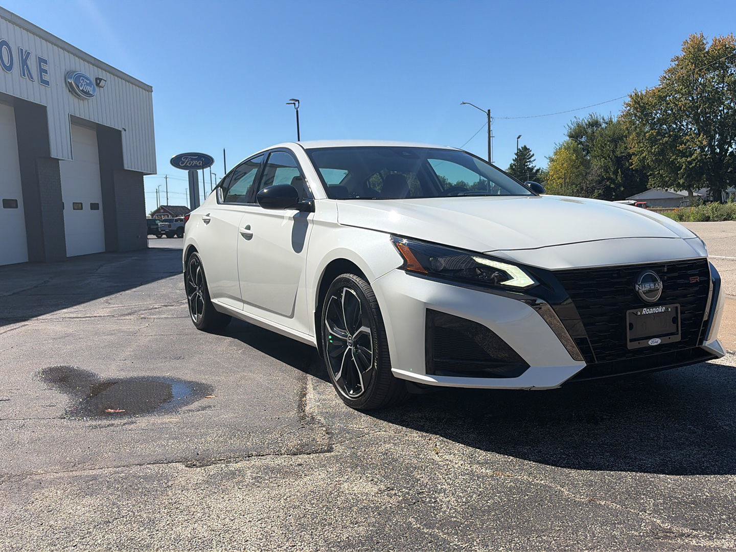 Used 2023 Nissan Altima 2.5 SR FWD image 18
