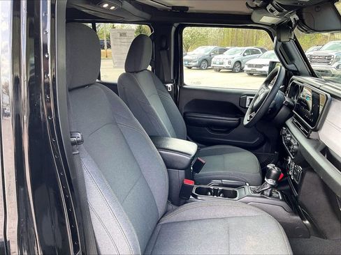 Used 2024 Jeep Wrangler Unlimited Sport AWD/4WD image 11