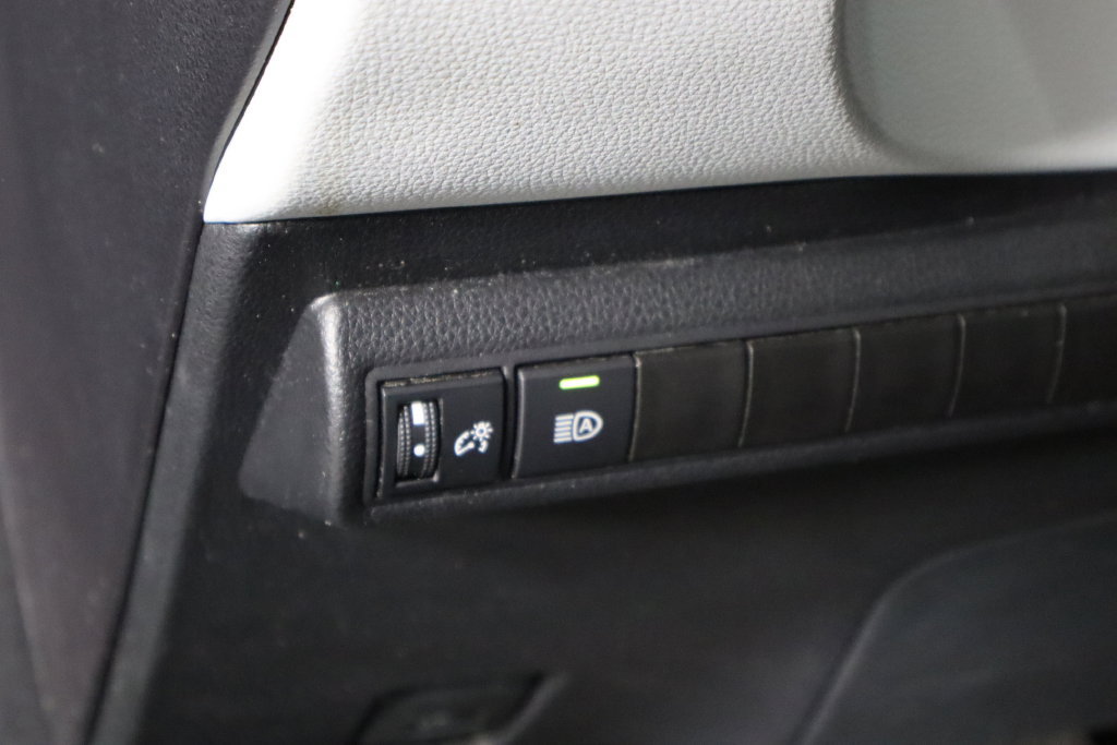 Used 2026 Toyota Corolla SE FWD image 16