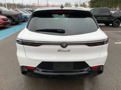 New 2026 Alfa Romeo Tonale Sprint w/ Black Premium Package AWD/4WD image 4