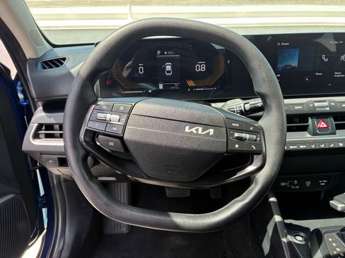 Used 2025 Kia K4 LXS FWD image 27