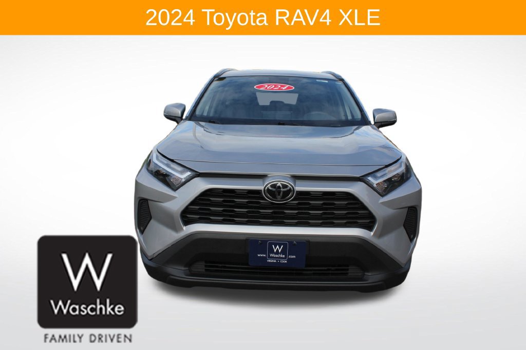 Used 2024 Toyota RAV4 XLE AWD/4WD image 2