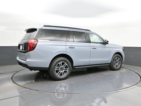 New 2026 Ford Expedition Active RWD image 15