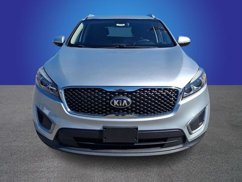 Used 2017 Kia Sorento AWD image 2