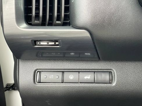 Certified 2024 Nissan Pathfinder SL w/ SL Premium Package AWD/4WD image 19
