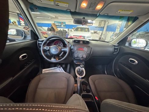 Used 2014 Kia Soul FWD image 4