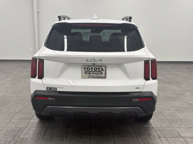 Used 2023 Kia Sorento S w/ Panoramic Sunroof Package AWD/4WD image 3