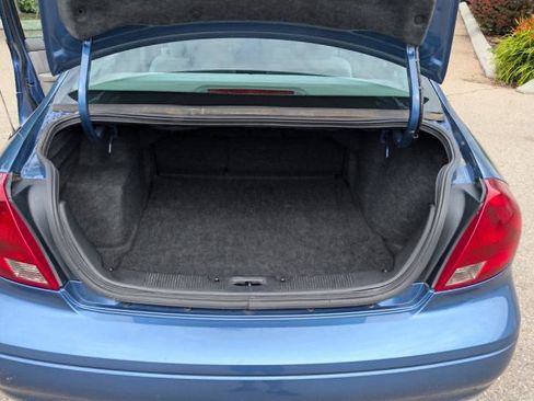 Used 2002 Ford Taurus SE FWD image 10