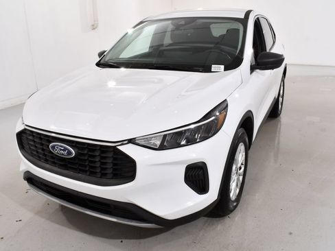 Used 2024 Ford Escape Active w/ Tech Pack #1 AWD/4WD image 2