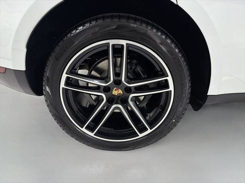 Certified 2021 Porsche Macan AWD/4WD image 34