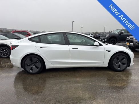 Used 2021 Tesla Model 3 Standard Range Plus image 8