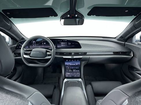 Used 2024 Lucid Air Touring image 21