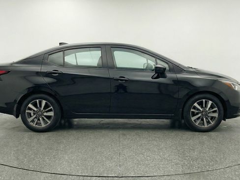 Used 2025 Nissan Versa SV FWD image 11