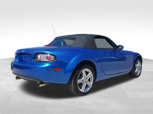 Used 2006 MAZDA MX-5 Miata Touring RWD image 5