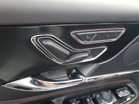 Used 2024 Lincoln Corsair Reserve w/ Rear Removable Package Tray image 20