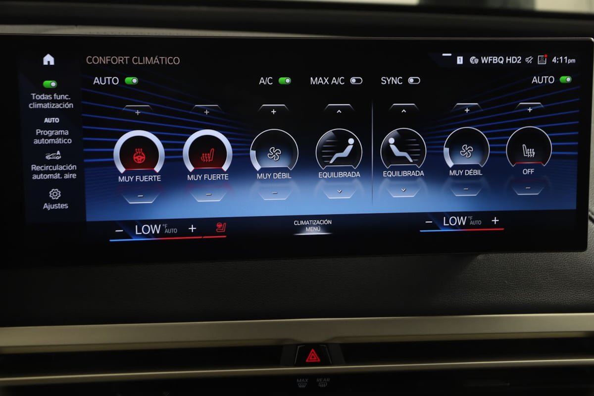 Used 2023 BMW iX xDrive50 AWD/4WD image 35