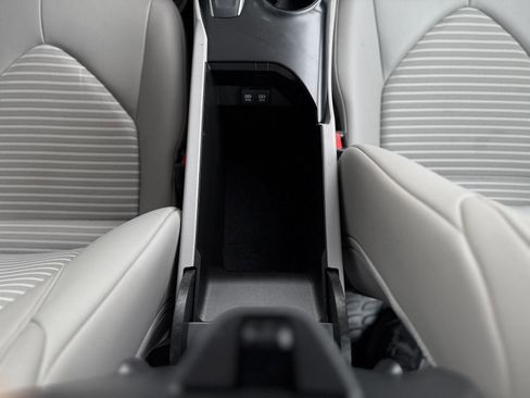 Used 2020 Toyota Camry SE image 23