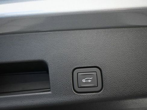 New 2026 Chevrolet Traverse LT w/ Enhanced Driving Package image 9