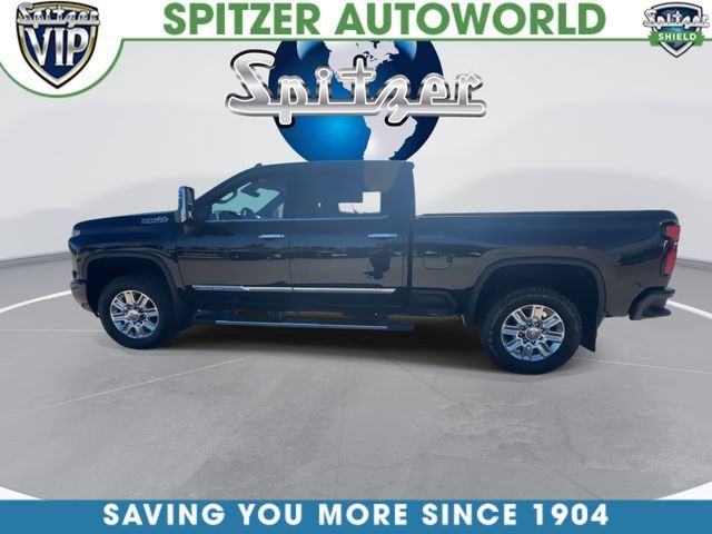Used 2024 Chevrolet Silverado 2500 High Country w/ Technology Package AWD/4WD image 6