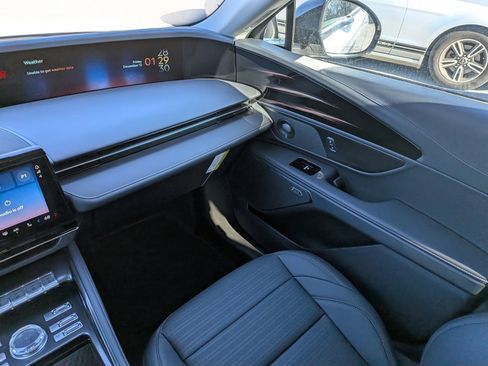 New 2026 Lincoln Nautilus Reserve image 21