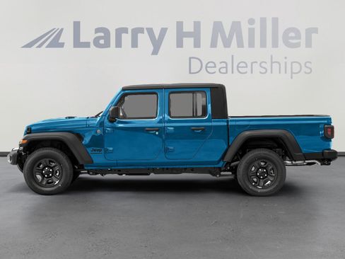 Used 2023 Jeep Gladiator Sport image 3